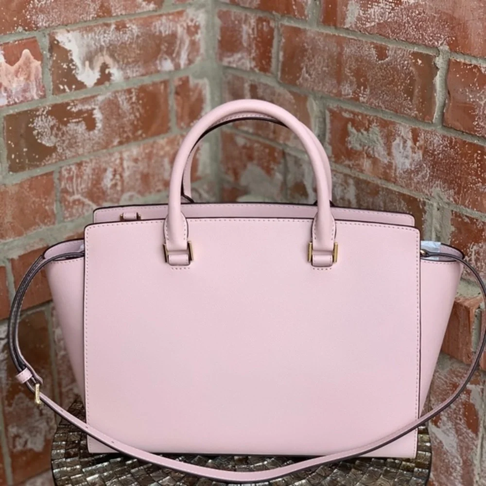 Michael kors large Selma satchel bag+ key charm